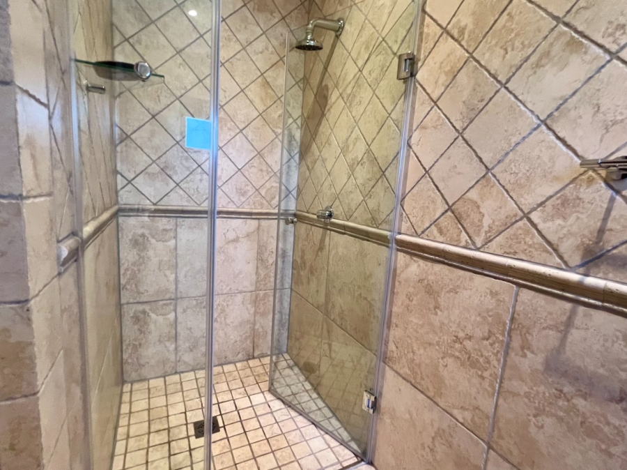 5 Bedroom Property for Sale in Oubaai Western Cape